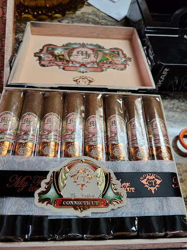 Cigar Shop «Rivercity Cigar & Brew», reviews and photos, 1990 S Frontage Rd, Vicksburg, MS 39180, USA