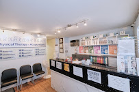 HealthKey Group - Wellington Physical Therapy & Acupuncture | 張碧恆針灸理療中醫藥調理 - Photo 3 - Car repair in Queens, NY, New York