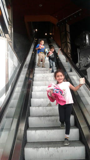 Movie Theater «Regal Cinemas Alamo Quarry 16», reviews and photos, 255 E Basse Rd, San Antonio, TX 78209, USA