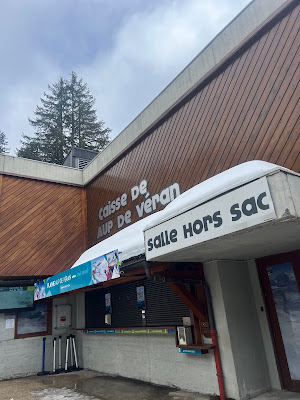 Salle hors sac à Magland