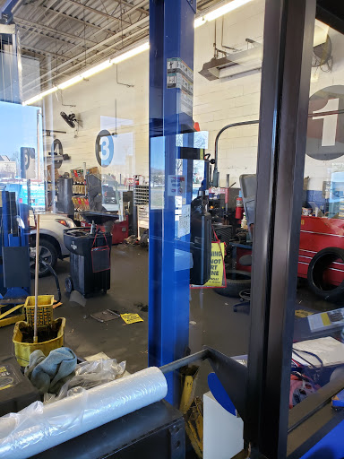 Auto Parts Store «Pep Boys Auto Parts & Service», reviews and photos, 3390 Crain Hwy, Waldorf, MD 20603, USA