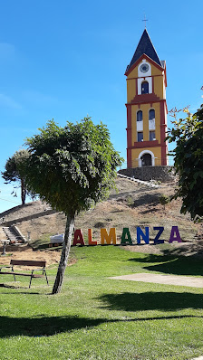 Parque Infantil en Torre de Almanza C. la Iglesia, 24170 Almanza, León, España
