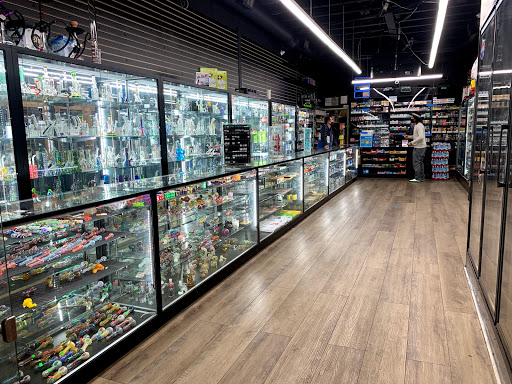Tobacco Shop «VIP Smoke Shop», reviews and photos, 7131 Sunset Blvd, Los Angeles, CA 90046, USA