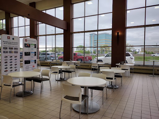 Toyota Dealer «Walser Toyota», reviews and photos, 4401 American Blvd W, Bloomington, MN 55437, USA
