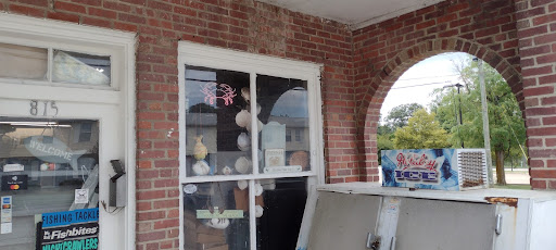 Seafood Market «Buckroe Bait & Tackle & Seafood», reviews and photos, 815 Buckroe Ave, Hampton, VA 23664, USA