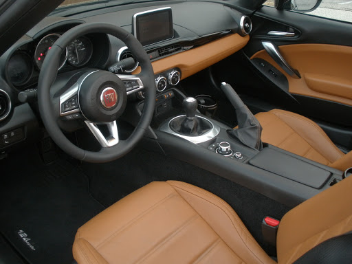 Used Car Dealer «Autobahn», reviews and photos, 1111 Westport Rd, Kansas City, MO 64111, USA