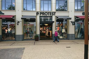 Protest Outlet Bataviastad image