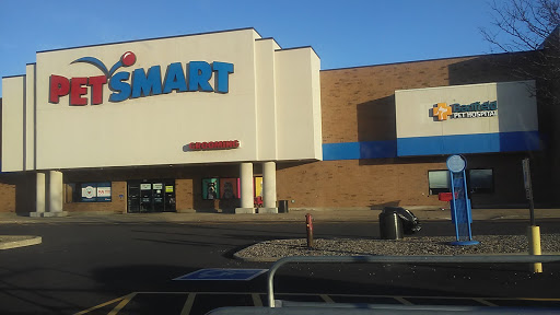Pet Supply Store «PetSmart», reviews and photos, 355 Howe Ave, Cuyahoga Falls, OH 44221, USA