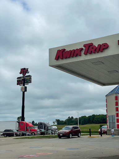 Convenience Store «Kwik Trip #621», reviews and photos, 102 Express Way, Bonduel, WI 54107, USA
