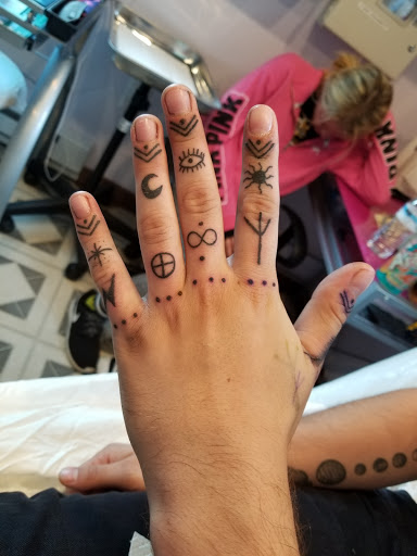 Explore spade tattoo ideas, creative tattoo ideas in Davis, available at SIX GUN SOUND TATTOO