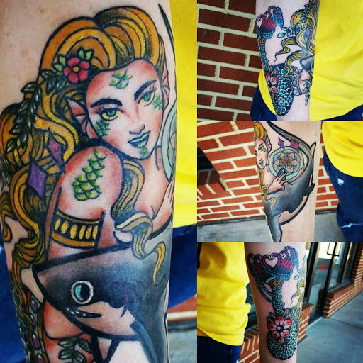 Tattoo Shop «Dark Horse Tattoos», reviews and photos, 395 Garrisonville Rd #103, Stafford, VA 22554, USA