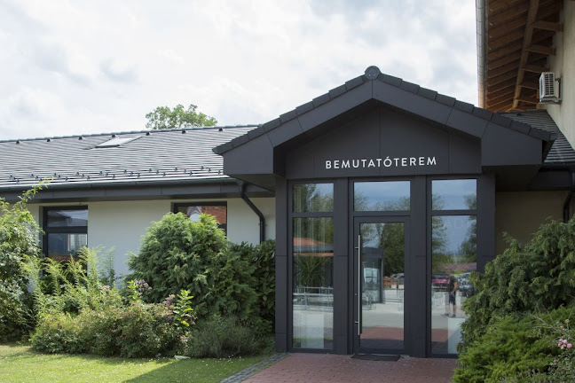 Hofstädter Nyílászárók Központ és Bemutatóterem Pilisvörösvár