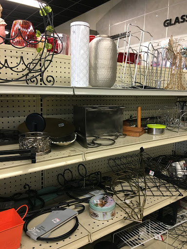 Thrift Store «Lakewood Goodwill», reviews and photos, 6002 Mt Tacoma Dr SW, Tacoma, WA 98499, USA