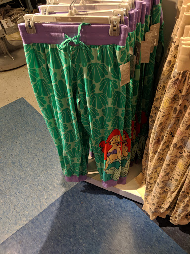 Toy Store «Disney Store», reviews and photos, 2701 Bergen Town Center, Paramus, NJ 07652, USA