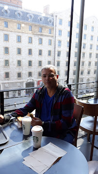 Café du Restaurant servant le petit-déjeuner Starbucks à Marseille - n°8