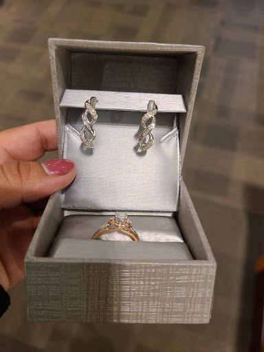 Jewelry Store «Zales - The Diamond Store», reviews and photos, 439 86th St, Brooklyn, NY 11209, USA