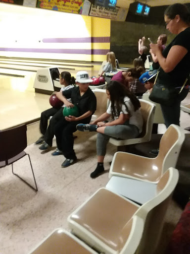 Sports Bar «Crown Lanes Bowling Center & Sports Bar», reviews and photos, 2325 S Federal Blvd, Denver, CO 80219, USA