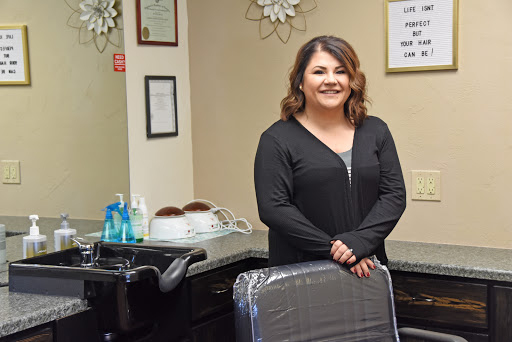 Hair Salon «Island Tropics Hair Design & Spa», reviews and photos, 126 E Division St, Shawano, WI 54166, USA