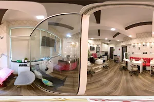 Nail Lounge & Lash Bar image