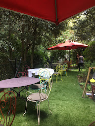 Photo n°172 de Café La Jatte à Neuilly-sur-Seine ()