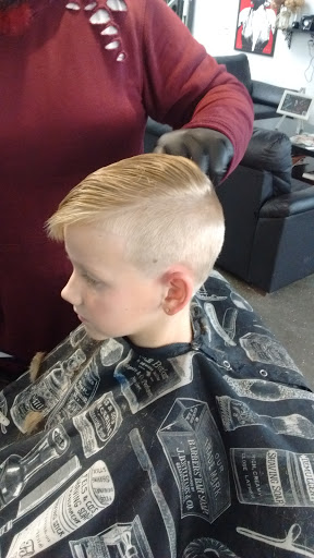 Hair Salon «Tease Barber & Beauty Shop», reviews and photos, 25565 Van Born Rd, Taylor, MI 48180, USA