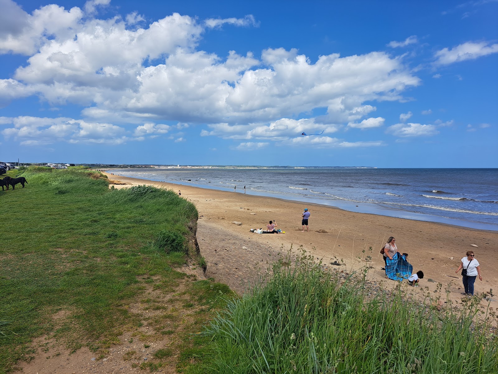 Fotografija Fraisthorpe beach z svetel pesek površino