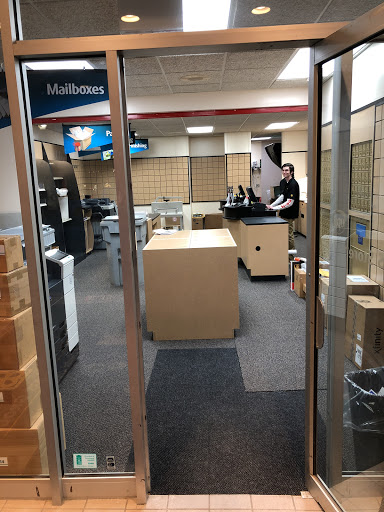 Shipping and Mailing Service «The UPS Store», reviews and photos, 117 S Cook St, Barrington, IL 60010, USA
