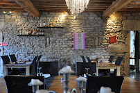 Atmosphère du Restaurant français Les Vieilles Pierres à La Talaudière - n°17
