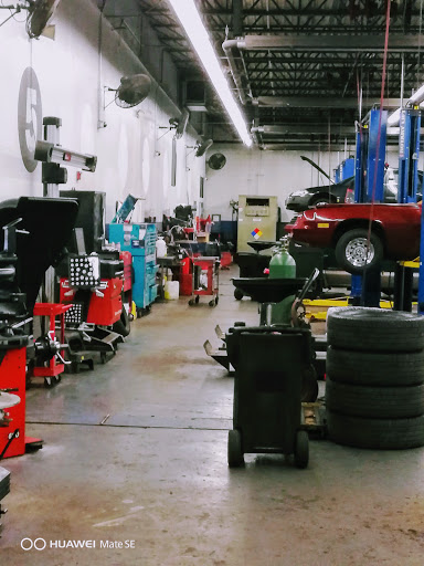 Auto Parts Store «Pep Boys Auto Parts & Service», reviews and photos, 620 N Green Bay Rd, Waukegan, IL 60085, USA