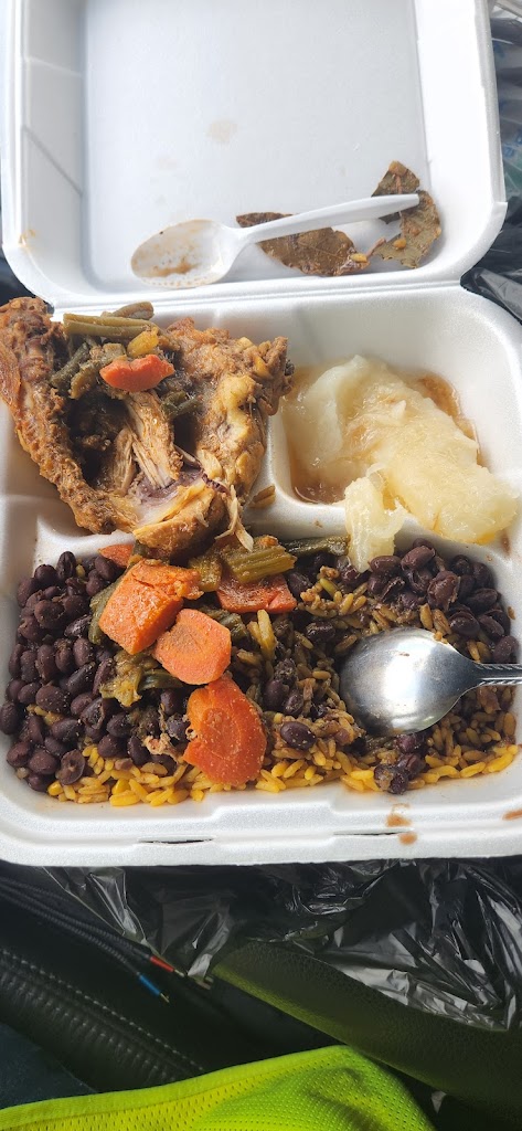 Cuban food cefeteria inside gas station 34785