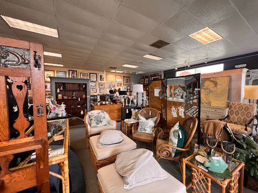 Consignment Shop «Retreat Home & Lifestyle Resale Store», reviews and photos, 1501 US-190, Covington, LA 70433, USA