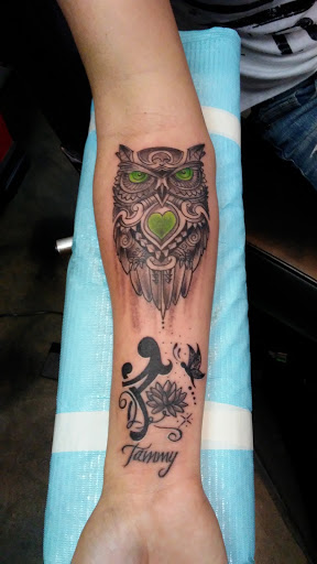 Explore live free or die tattoo ideas, creative tattoo ideas in Garden Grove, available at Dr. Tattoo Studio