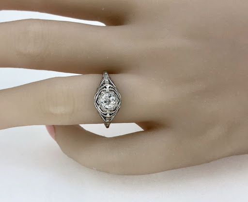 Jewelry Store «Gesner Estate Jewelry», reviews and photos, 1600 W Bay Dr, Largo, FL 33770, USA