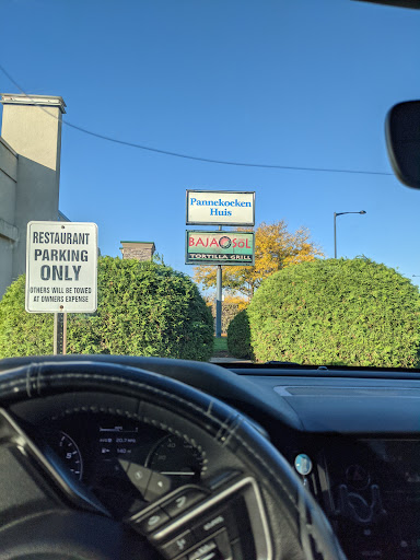 Shopping Mall «Miracle Mile Shopping Center», reviews and photos, Minnesota 100, St Louis Park, MN 55416, USA