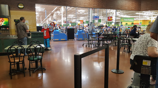 Department Store «Walmart Supercenter», reviews and photos, 1275 Lake Ave, Woodstock, IL 60098, USA