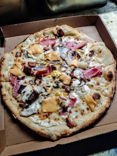 Samino pizza, camion au feu de bois à Créteil