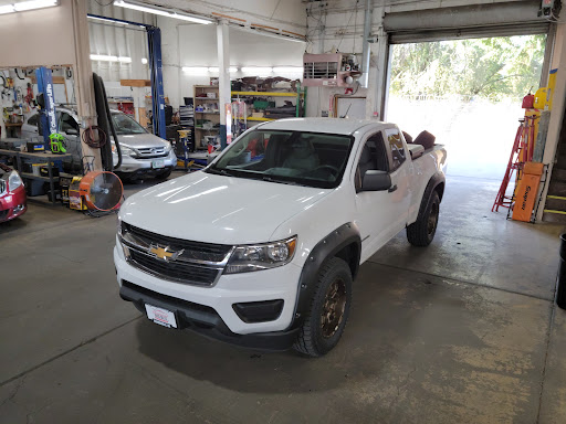 Truck Accessories Store «4 Wheel Parts - Portland - South Tabor», reviews and photos, 2700 SE 82nd Ave, Portland, OR 97266, USA