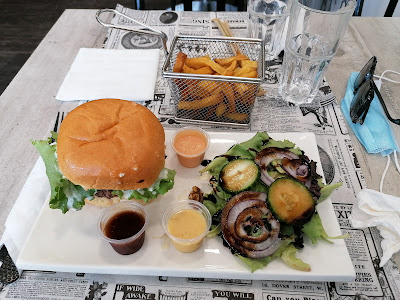 la base Burger à Saint-Chéron