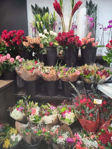 Florist «Fresco Flowers - Back Bay Station», reviews and photos, 145 Dartmouth St, Boston, MA 02116, USA