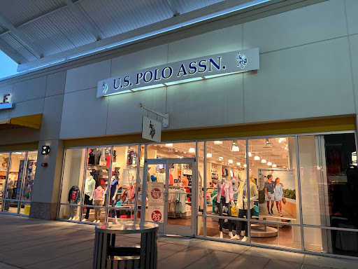 Shopping Mall «Jersey Shore Premium Outlets», reviews and photos, 1 Premium Outlet Blvd, Tinton Falls, NJ 07753, USA