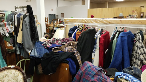 Thrift Store «Lucky Dog Thrift», reviews and photos, 158 E Main St, New Holland, PA 17557, USA