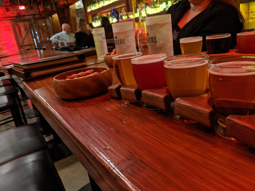 Wine Store «Wades Wines», reviews and photos, 30961 Agoura Rd #321, Westlake Village, CA 91361, USA