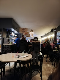 Atmosphère du Café Coffee and Co à Lorient - n°4
