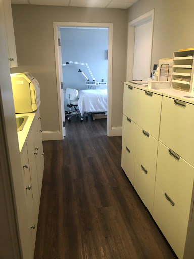 Hair Salon «INTERLOCKS Salon + Spa», reviews and photos, 58 Merrimac St, Newburyport, MA 01950, USA