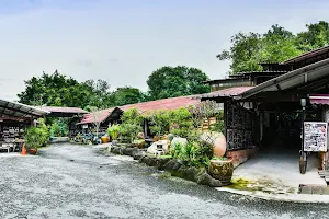 Thow Kwang Pottery Jungle image