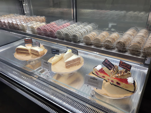 Liquor Store «Colonial Liquor & Wine», reviews and photos, 12100 E Colonial Dr, Orlando, FL 32826, USA