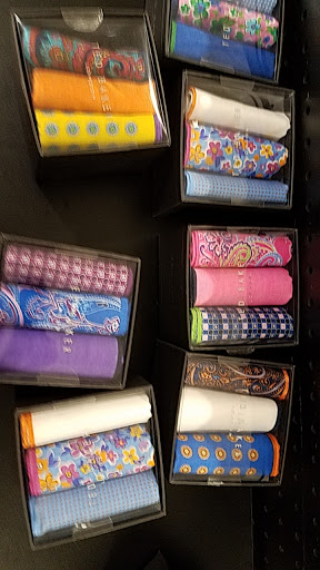 Department Store «Saks OFF 5TH», reviews and photos, 7489 SW Bridgeport Rd, Tigard, OR 97224, USA