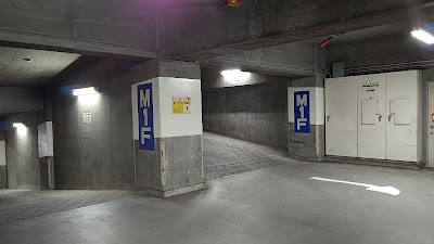 TheSquare駐車場