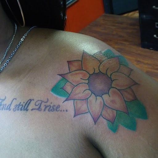 Tattoo Shop «Ink Wolves Tattoos», reviews and photos, 11900 N Nebraska Ave, Tampa, FL 33612, USA