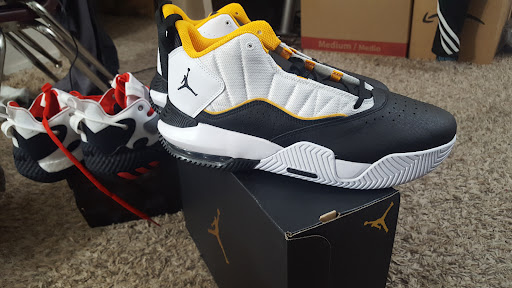 Shoe Store «Champs Sports», reviews and photos, 1030 Southcenter Mall, Tukwila, WA 98188, USA